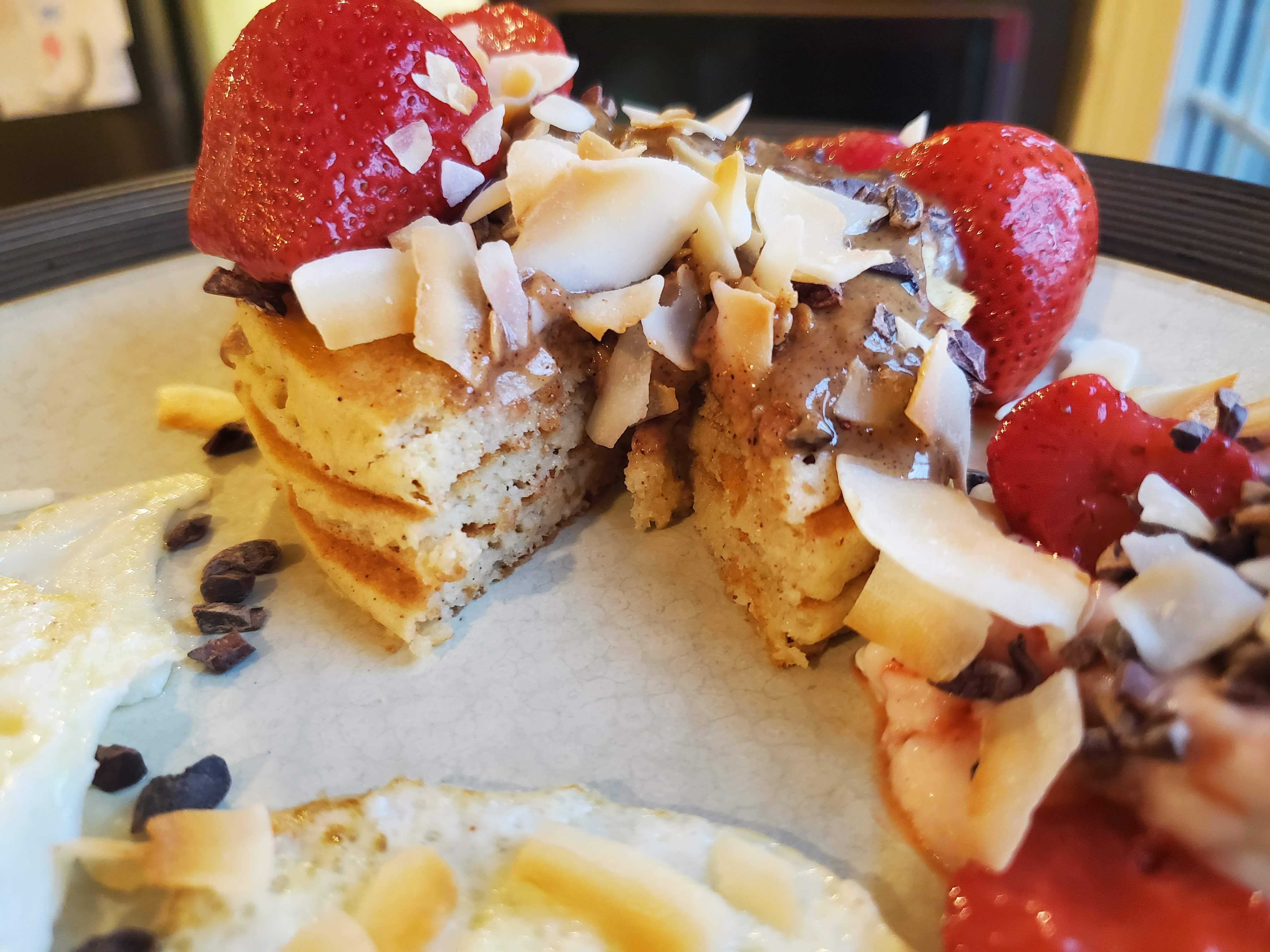 Low Carb & Grain Free Pancakes – keto, paleo, dairy free